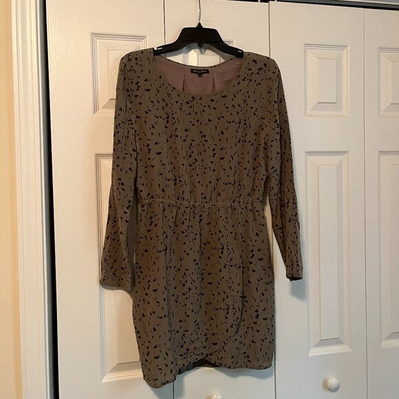 Dress - Picture 1 of 3